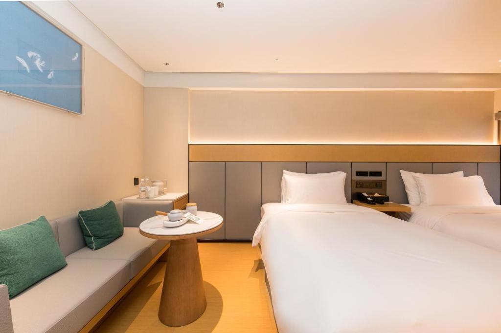 Ji Pujiang Lianhang Road Hotel 3*