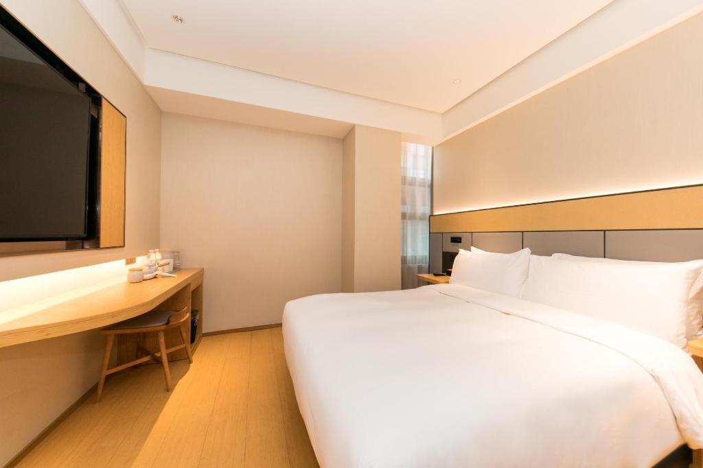 Ji Pujiang Lianhang Road Hotel